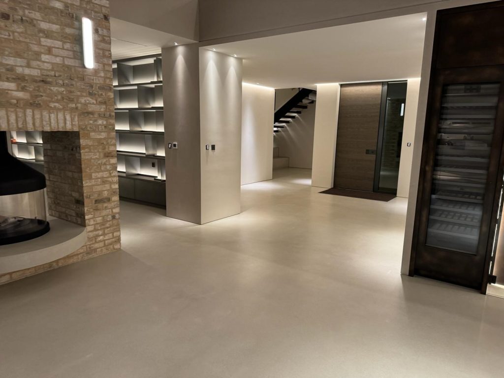 Betonvloer polished concrete cementitious overlay residential cambridgeshire x
